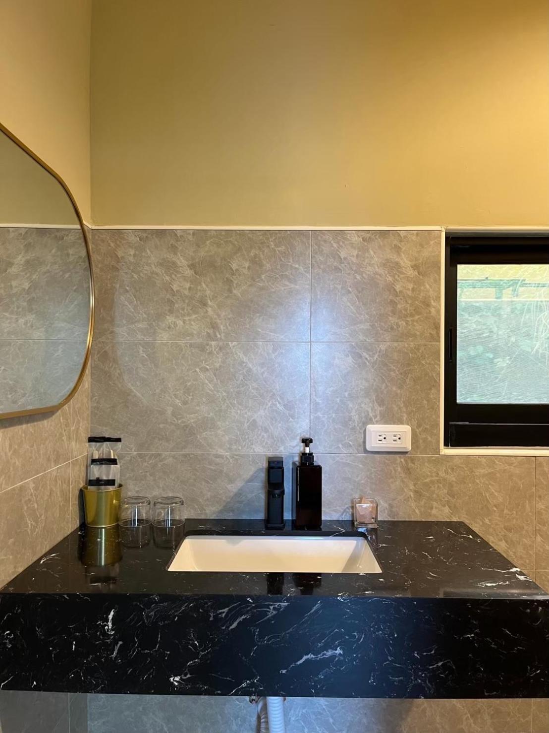 Lugo Hotel Manzhou Εξωτερικό φωτογραφία